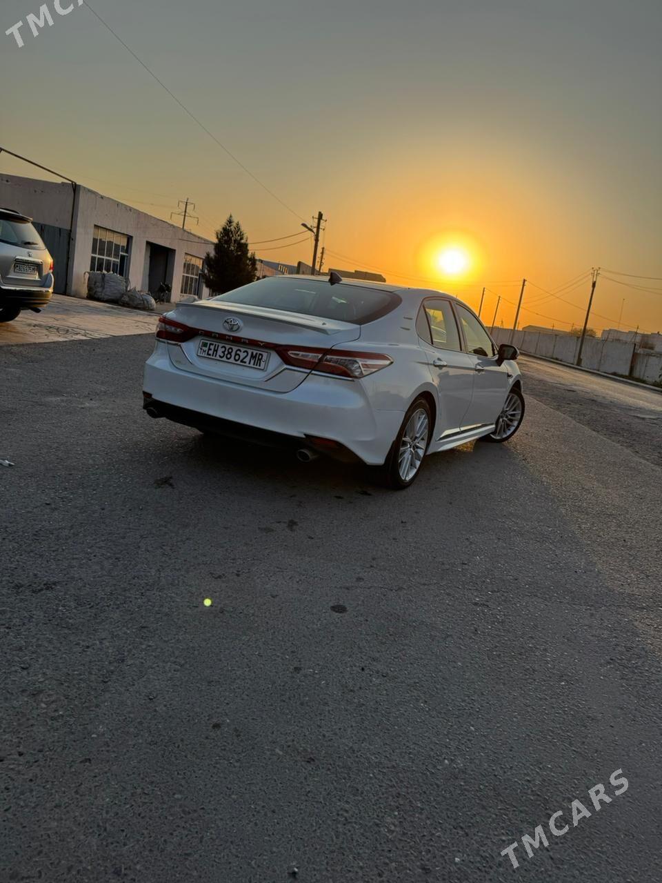 Toyota Camry 2019 - 340 000 TMT - Baýramaly - img 3