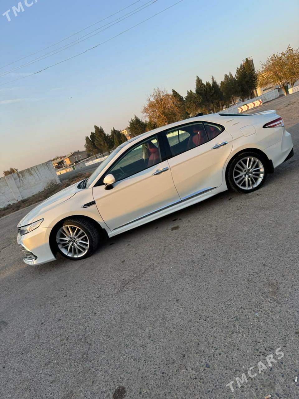 Toyota Camry 2019 - 340 000 TMT - Baýramaly - img 4