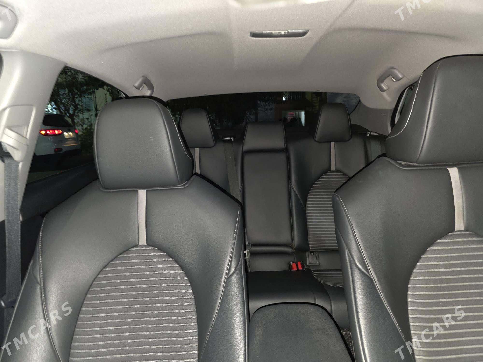 Toyota Camry 2023 - 425 000 TMT - Ашхабад - img 4