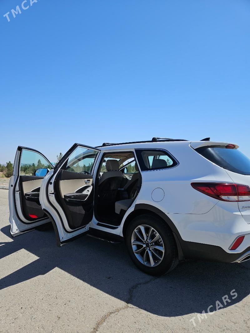 Hyundai Santa Fe 2018 - 310 000 TMT - Türkmenbaşy - img 2