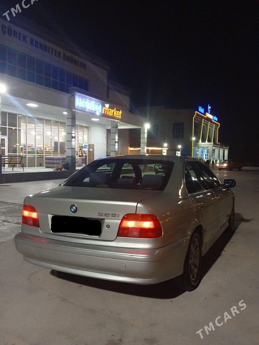 BMW 528 1999 - 104 000 TMT - Balkanabat - img 2