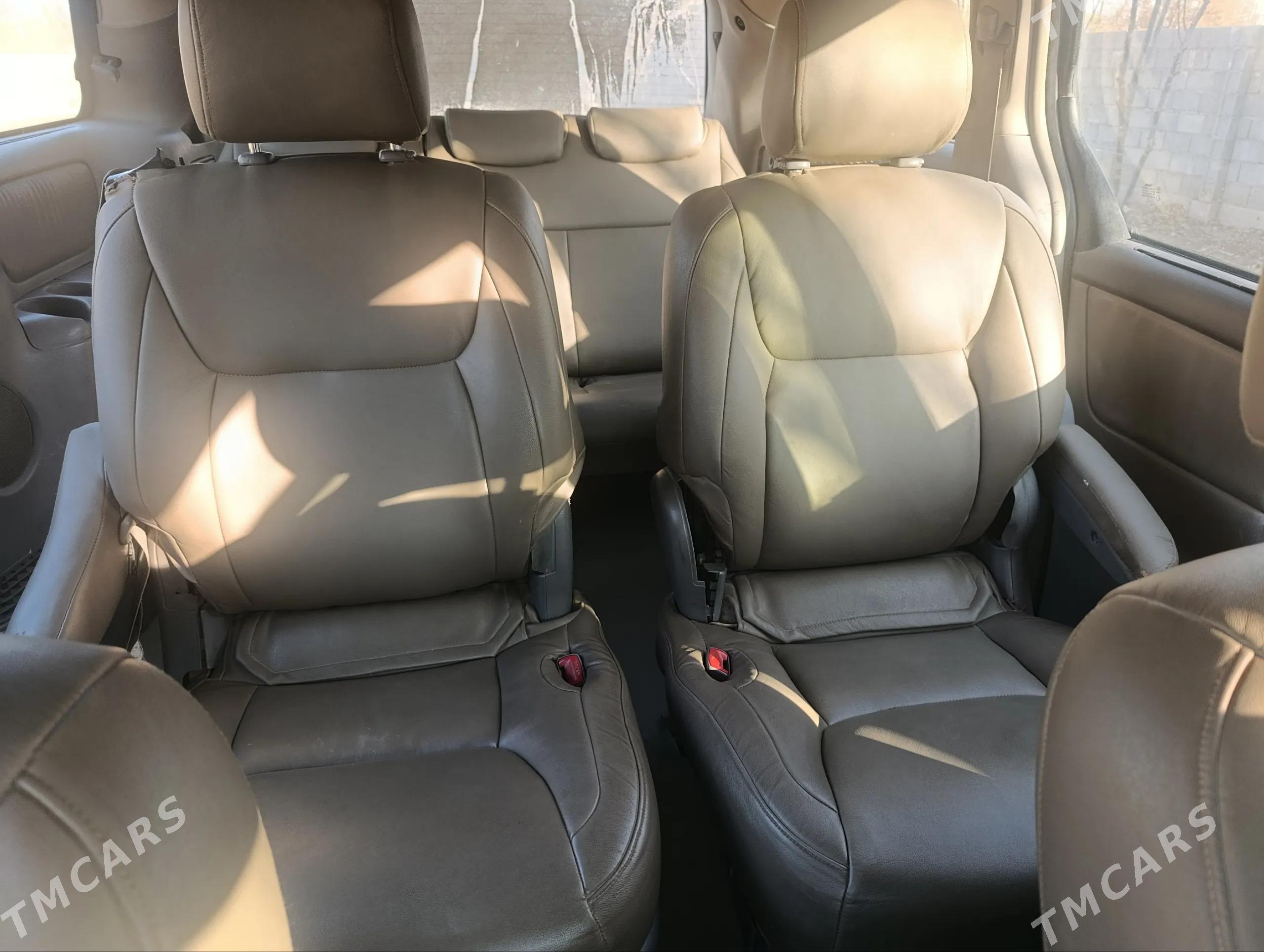 Toyota Sienna 2008 - 210 000 TMT - етр. Туркменбаши - img 1
