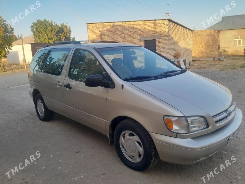 Toyota Sienna 2000 - 140 000 TMT - Тагтабазар - img 5