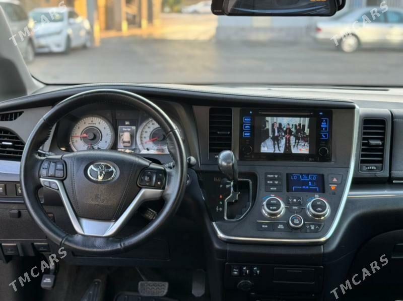 Toyota Sienna 2017 - 430 000 TMT - Мары - img 3