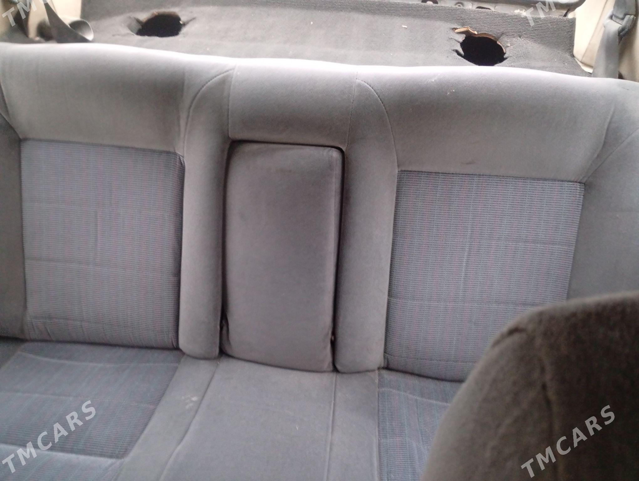 Volkswagen Jetta 1991 - 11 000 TMT - Бахарден - img 6