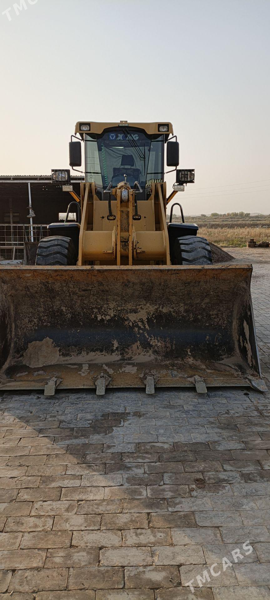 XCMG LW300F 2015 - 460 000 TMT - Ёлётен - img 3