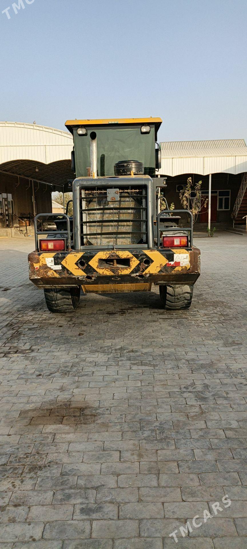 XCMG LW300F 2015 - 460 000 TMT - Ёлётен - img 2