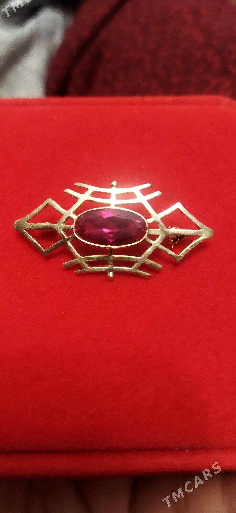 gyzyl broşka - Бузмеин - img 3