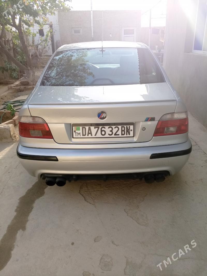 BMW E39 2002 - 140 000 TMT - Türkmenbaşy - img 2
