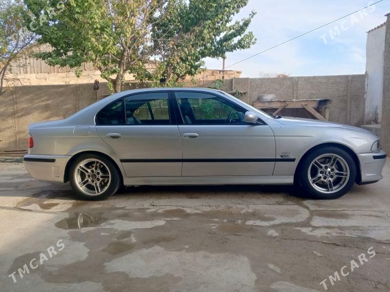 BMW E39 2002 - 140 000 TMT - Türkmenbaşy - img 6