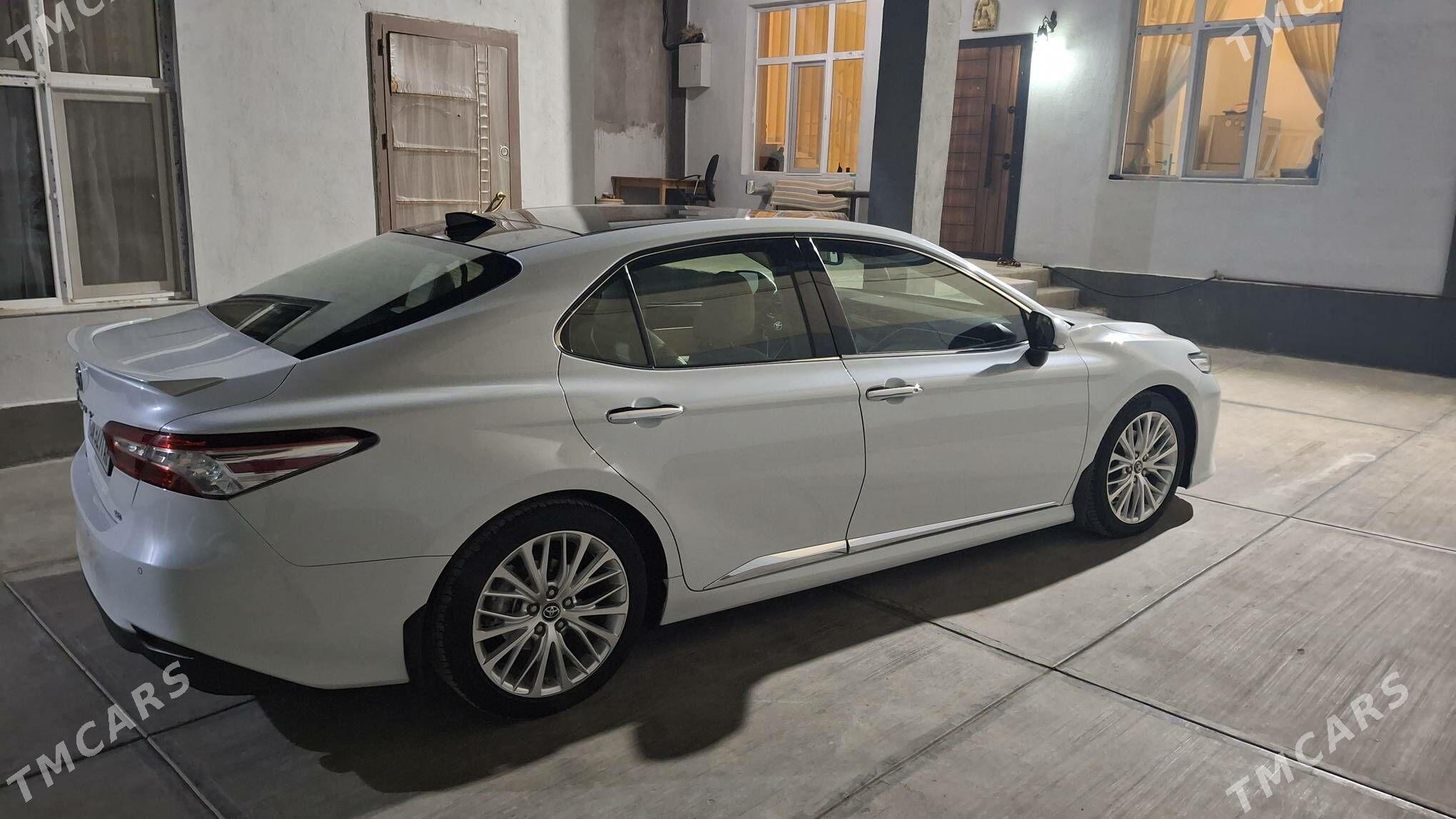 Toyota Camry 2018 - 380 000 TMT - Aşgabat - img 4