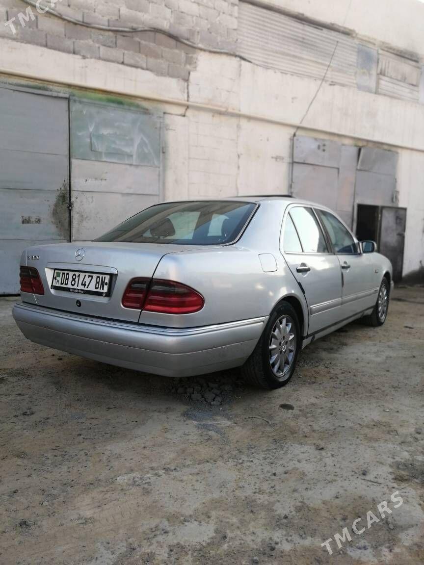 Mercedes-Benz E320 1997 - 84 000 TMT - Туркменбаши - img 6
