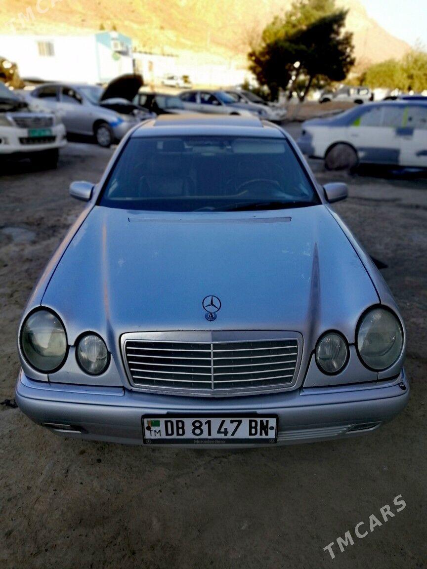 Mercedes-Benz E320 1997 - 84 000 TMT - Туркменбаши - img 3