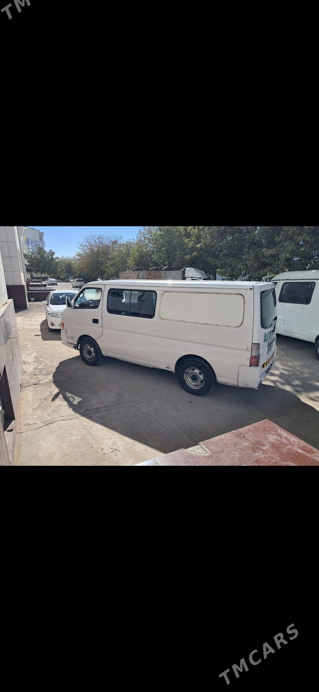 Nissan Urvan 2009 - 110 000 TMT - Гуртли - img 4