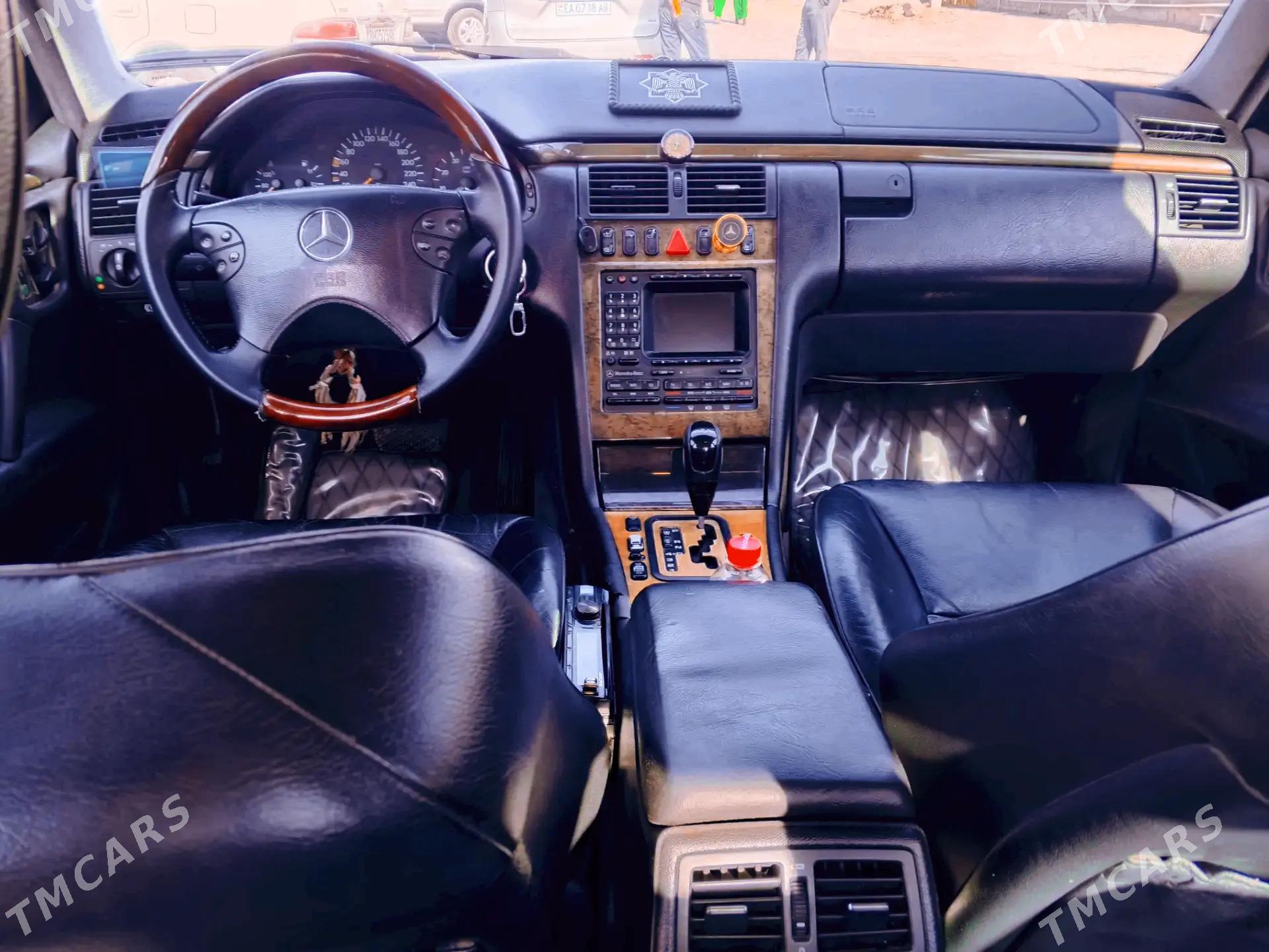 Mercedes-Benz E320 2001 - 110 000 TMT - Gyzylarbat - img 5