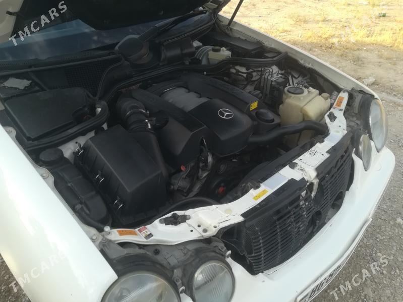 Mercedes-Benz E320 2001 - 130 000 TMT - Balkanabat - img 2