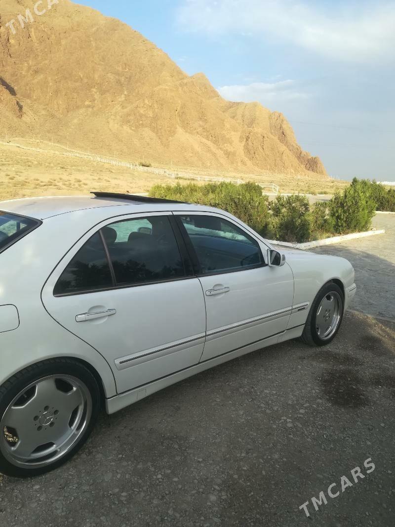 Mercedes-Benz E320 2001 - 130 000 TMT - Balkanabat - img 4