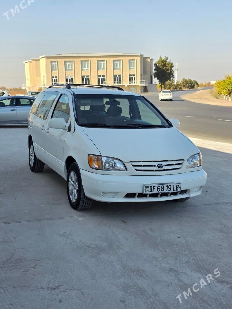 Toyota Sienna 2003 - 200 000 TMT - Фарап - img 1