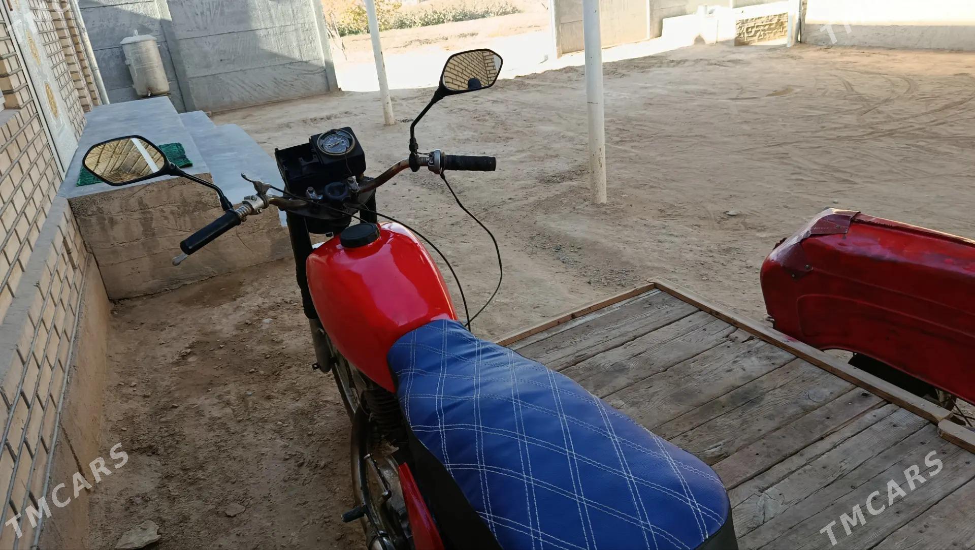 Iž Planeta 4 1997 - 8 000 TMT - Мары - img 3