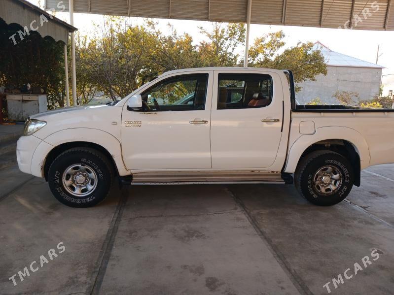 Toyota Hilux 2011 - 260 000 TMT - Туркменгала - img 2