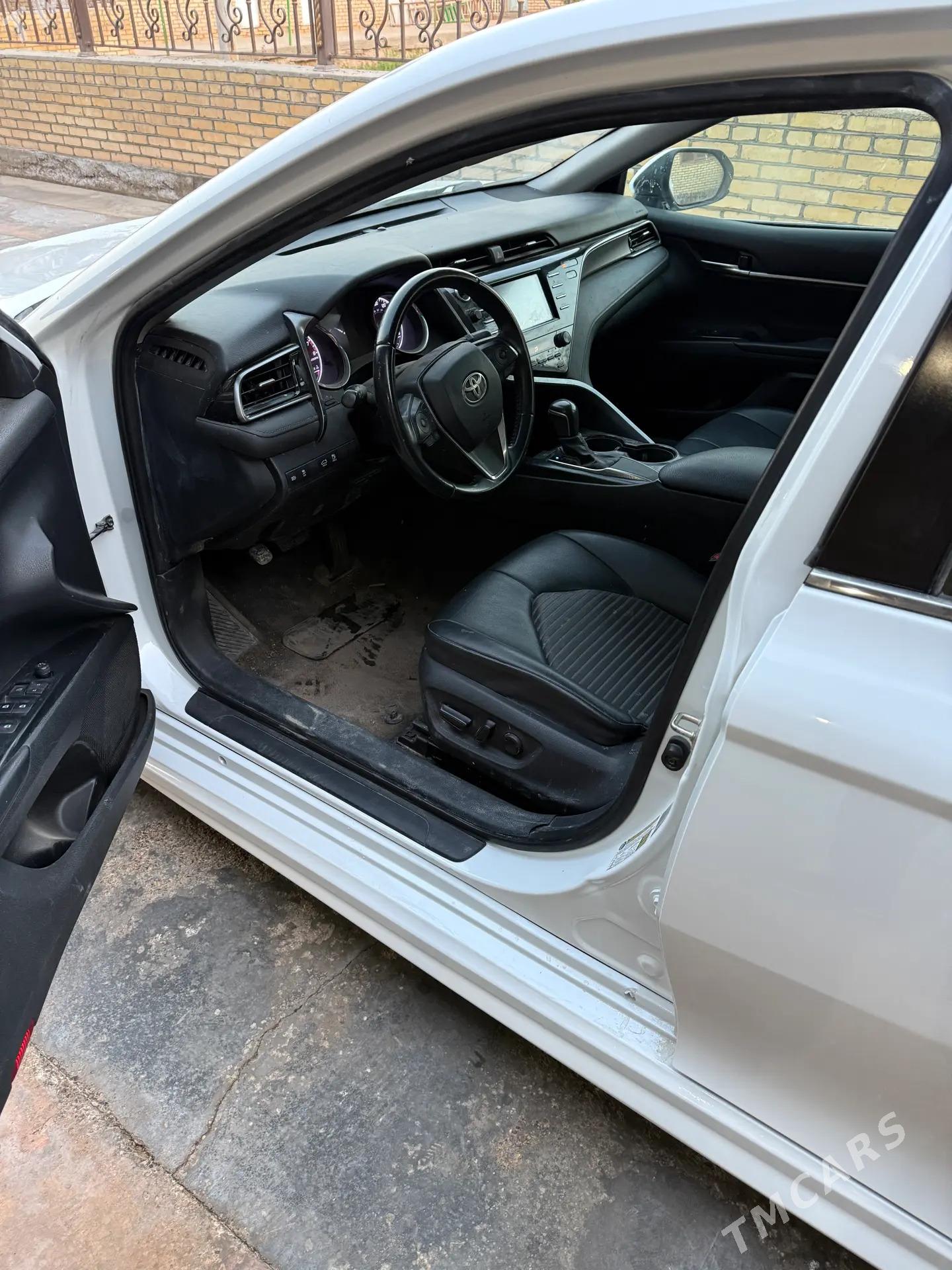 Toyota Camry 2020 - 320 000 TMT - Байрамали - img 9