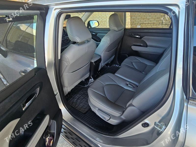 Toyota Highlander 2021 - 560 000 TMT - Baýramaly - img 9