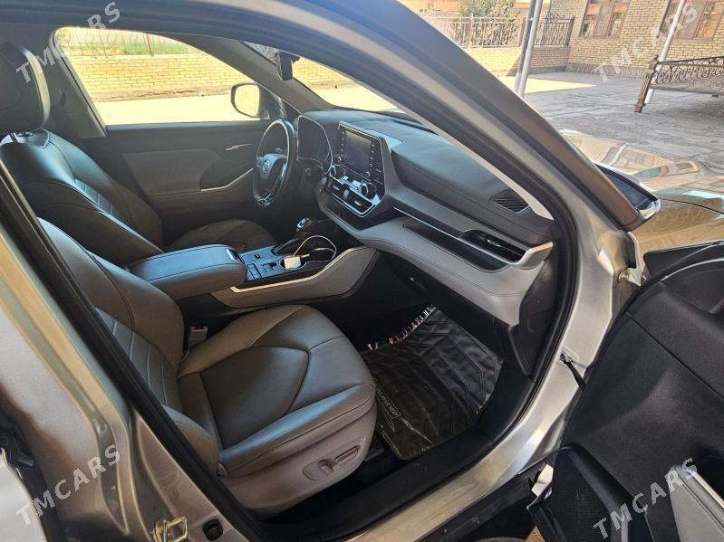 Toyota Highlander 2021 - 560 000 TMT - Baýramaly - img 10
