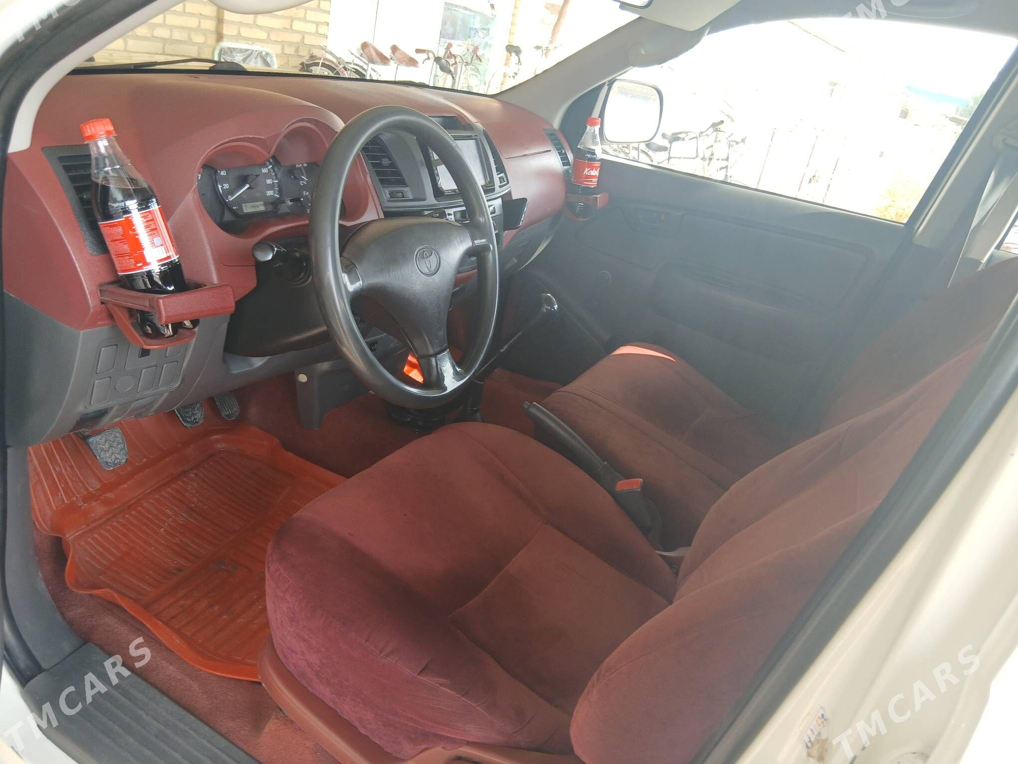 Toyota Hilux 2012 - 330 000 TMT - Халач - img 6