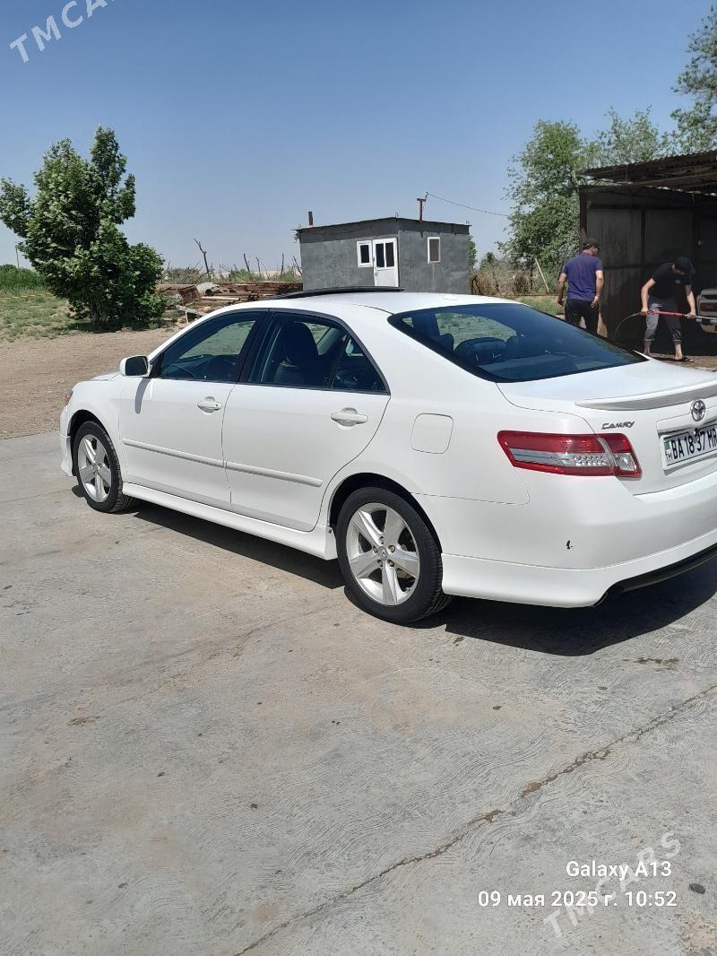 Toyota Camry 2010 - 230 000 TMT - Тагтабазар - img 3