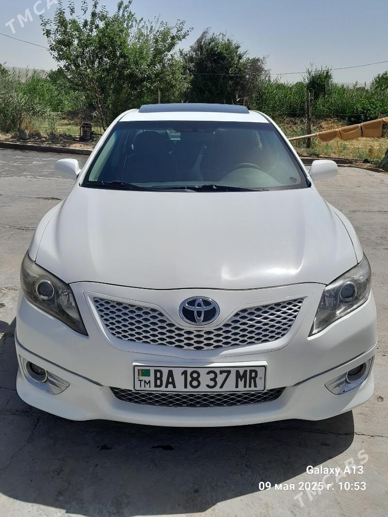 Toyota Camry 2010 - 230 000 TMT - Тагтабазар - img 4