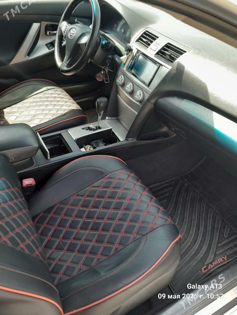 Toyota Camry 2010 - 230 000 TMT - Тагтабазар - img 2