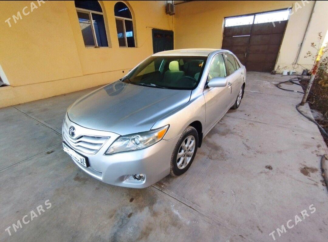 Toyota Camry 2010 - 175 000 TMT - Дашогуз - img 4
