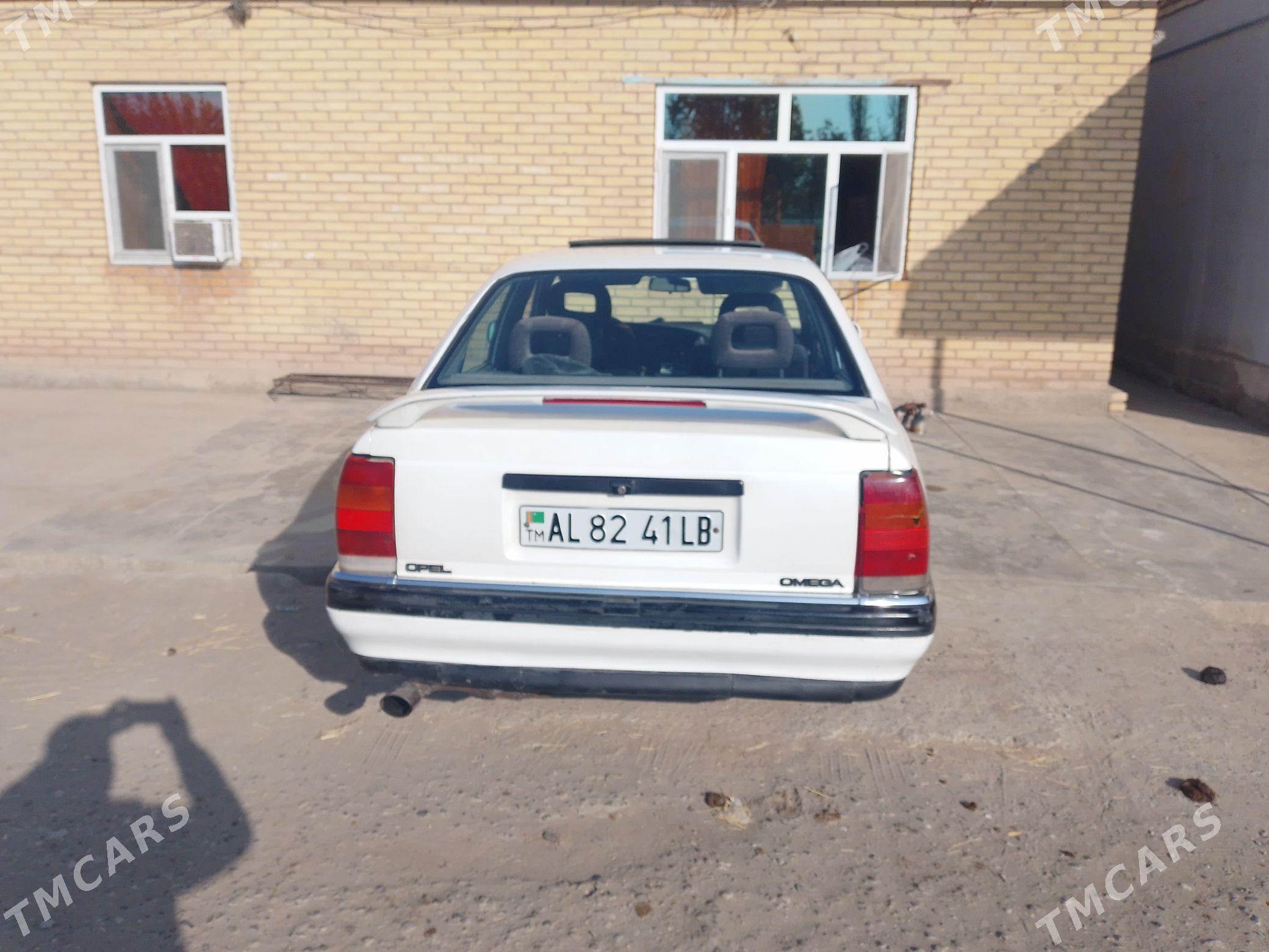 Opel Omega 1992 - 30 000 TMT - Дянев - img 1