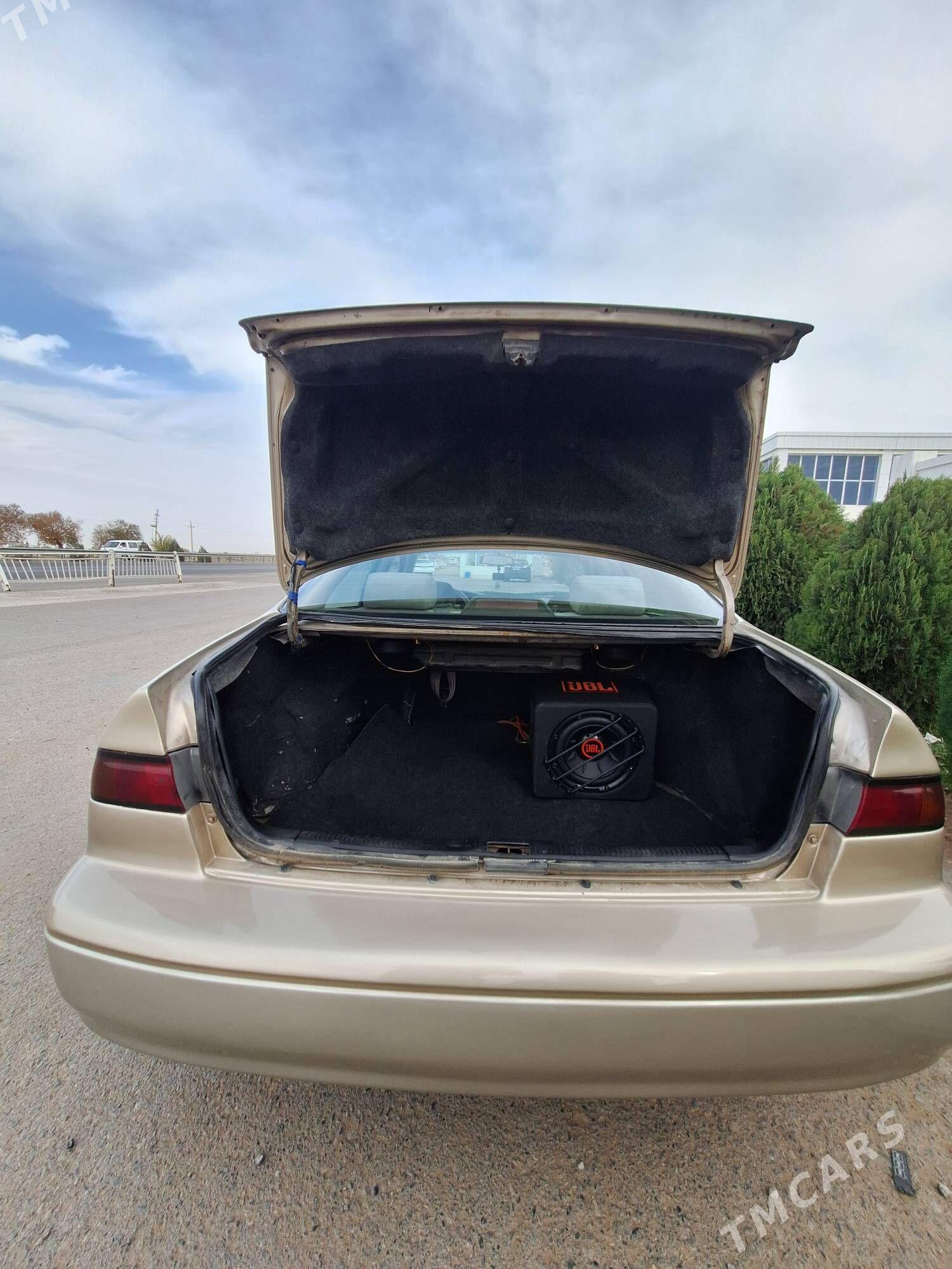Toyota Camry 1998 - 142 000 TMT - Мары - img 7