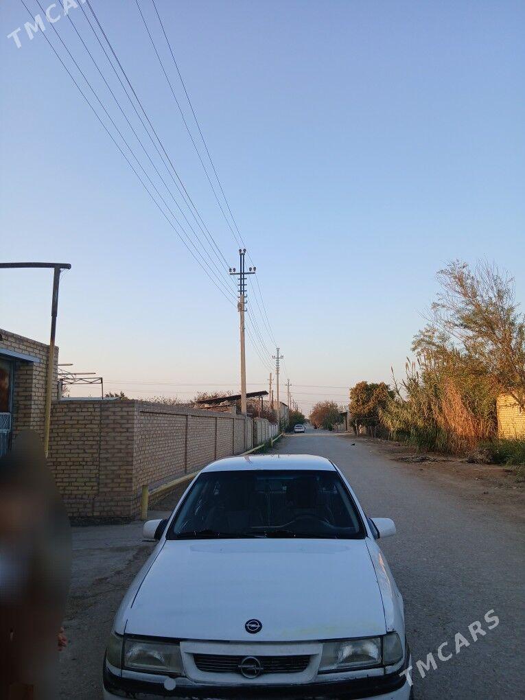 Opel Vectra 1993 - 25 000 TMT - Саят - img 2