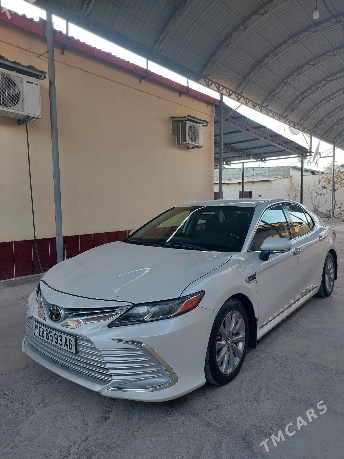 Toyota Camry 2018 - 250 000 TMT - Büzmeýin - img 2