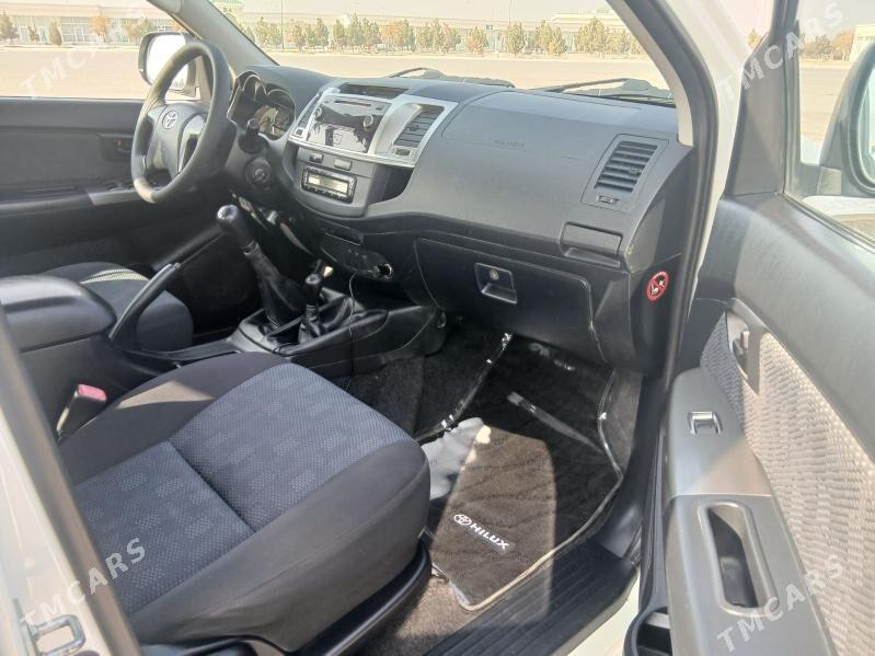 Toyota Hilux 2014 - 430 000 TMT - Dänew - img 7