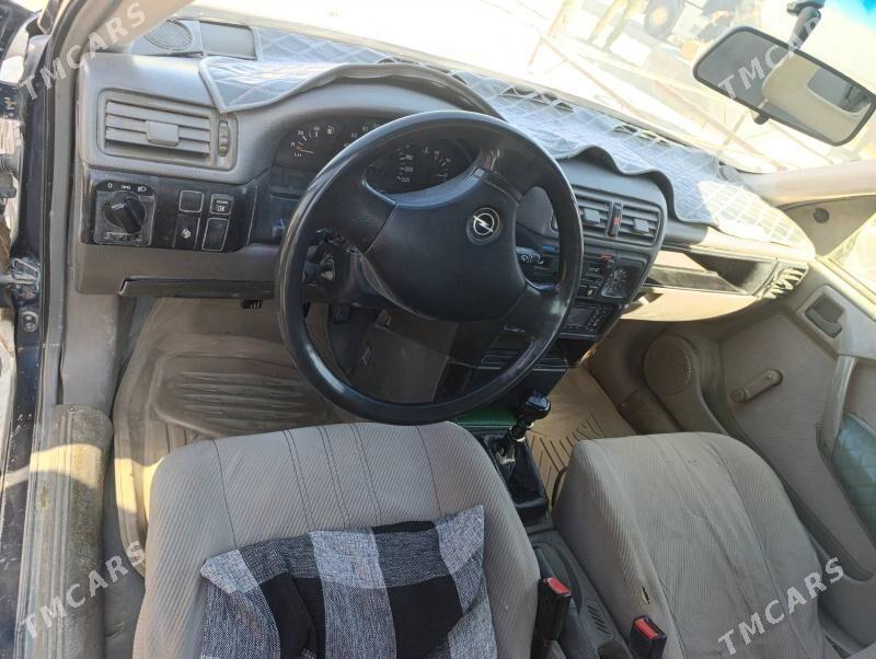 Opel Vectra 1991 - 21 000 TMT - Gyzylarbat - img 1