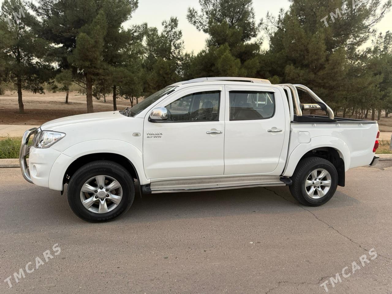 Toyota Hilux 2011 - 315 000 TMT - Aşgabat - img 2