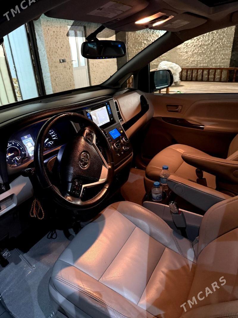 Toyota Sienna 2017 - 425 000 TMT - Багир - img 6