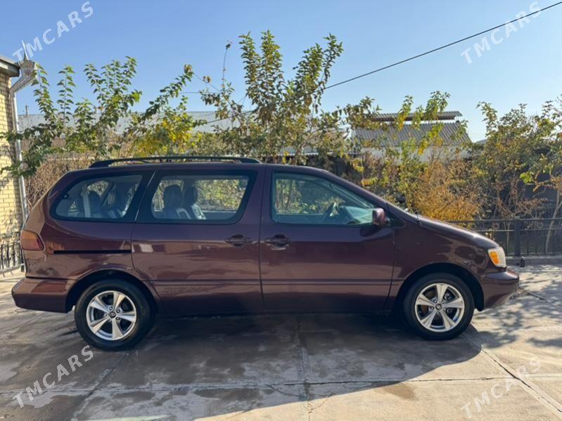 Toyota Sienna 2000 - 170 000 TMT - Mary - img 3