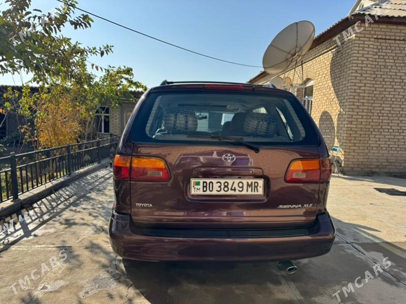 Toyota Sienna 2000 - 170 000 TMT - Mary - img 6