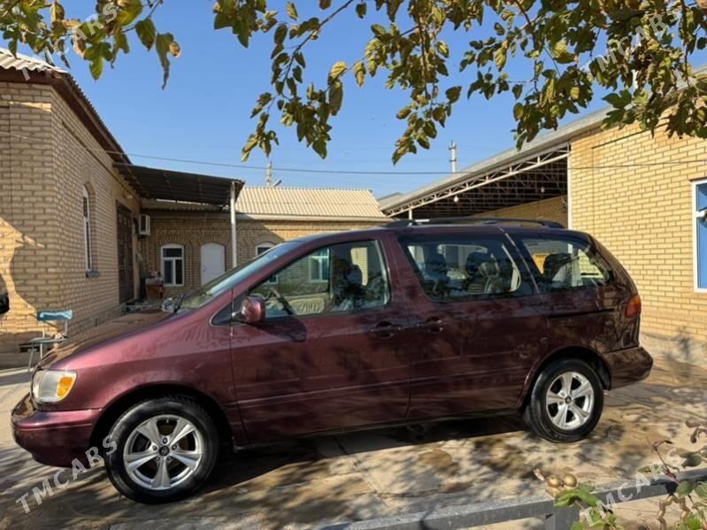 Toyota Sienna 2000 - 170 000 TMT - Mary - img 7