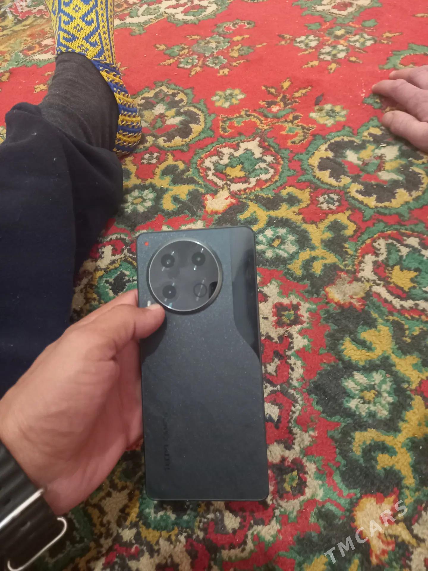 tekno camon 30 - Gypjak - img 1