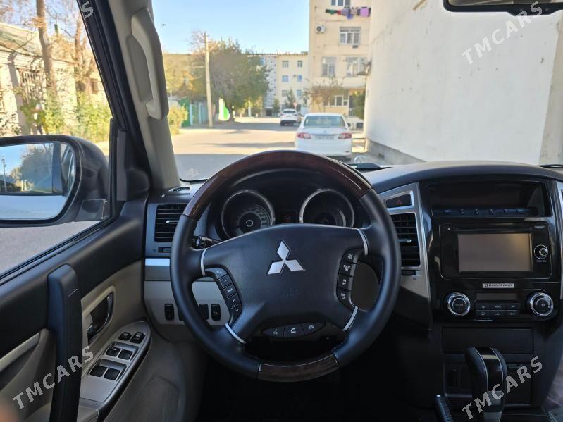 Mitsubishi Pajero 2017 - 355 000 TMT - Aşgabat - img 6