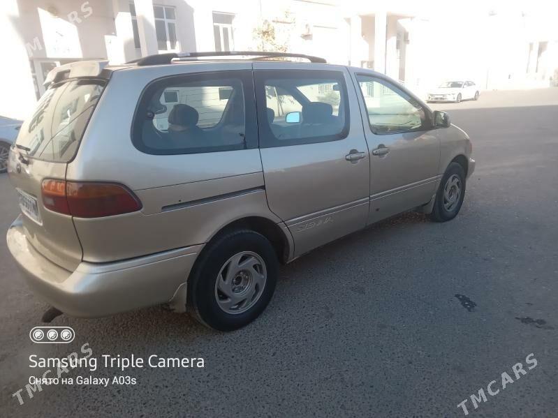 Toyota Sienna 2000 - 140 000 TMT - Мары - img 4