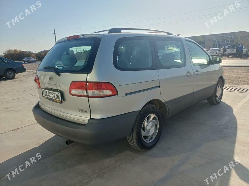 Toyota Sienna 2002 - 200 000 TMT - Мары - img 4