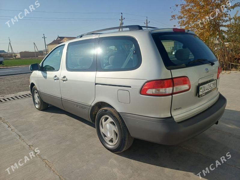 Toyota Sienna 2002 - 200 000 TMT - Мары - img 5