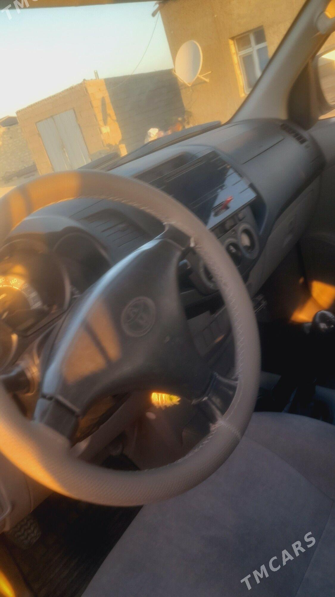 Toyota Hilux 2009 - 320 000 TMT - Балканабат - img 4