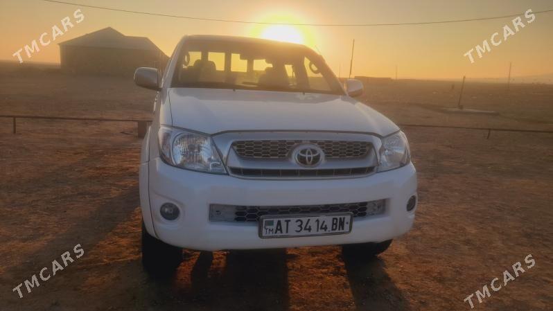 Toyota Hilux 2009 - 320 000 TMT - Балканабат - img 6